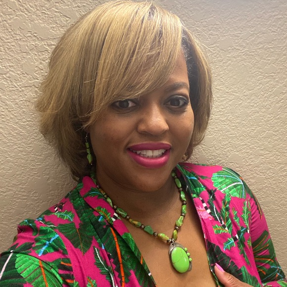 Meet your Posher, Kenya - Picture 2 of 4